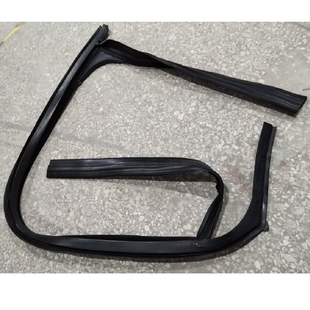 4M51A21511AP Front door glass mud trough L For Ford Focus  05-06